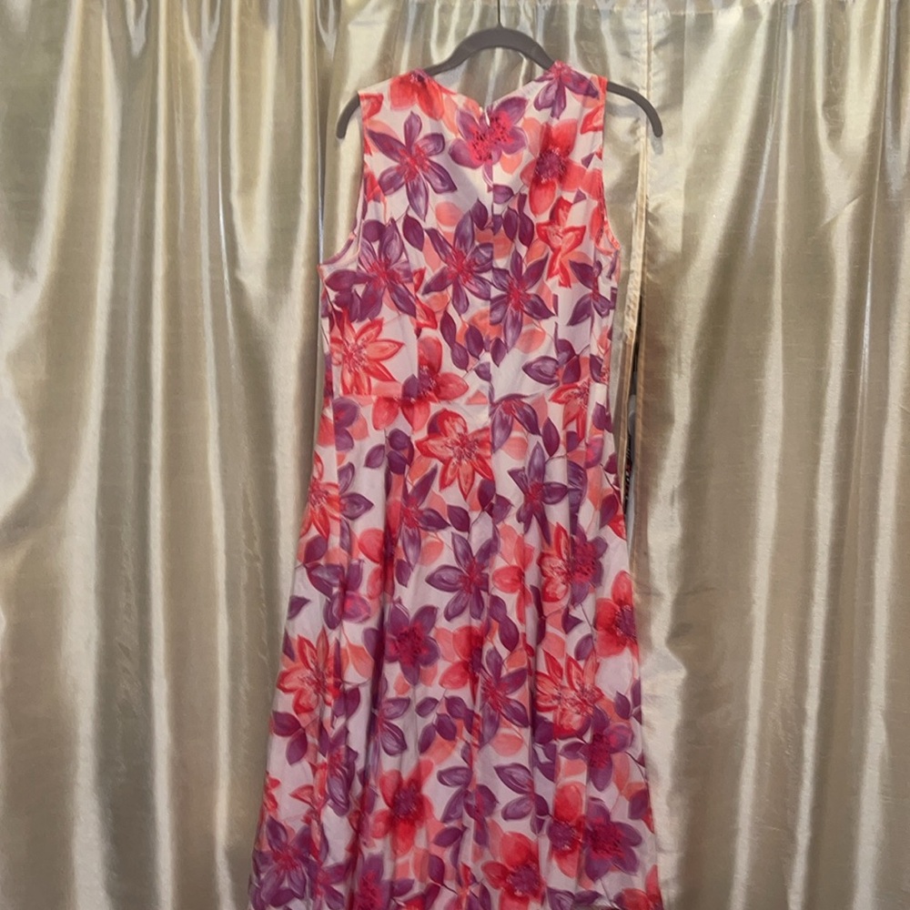 Dress - Picture 6 of 6